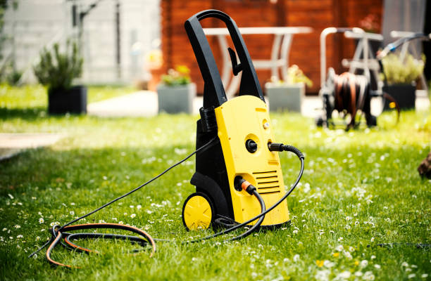 Best Animal Enclosure Cleaning  in Benton, IL